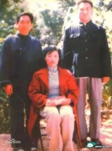 中国未来救世主是女的00年北方人（中国未来救世主是女的实现全民健康强国富民之路视频）